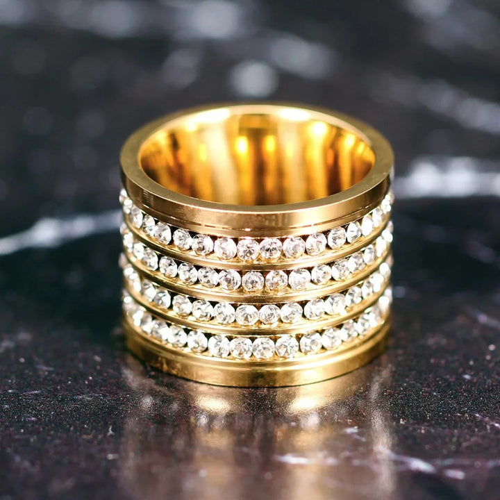 Anel vintage com zirconia incrustada Dubai