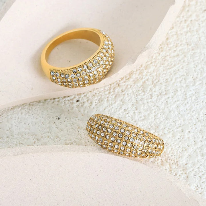 Anel vintage com zirconia incrustada Marseille