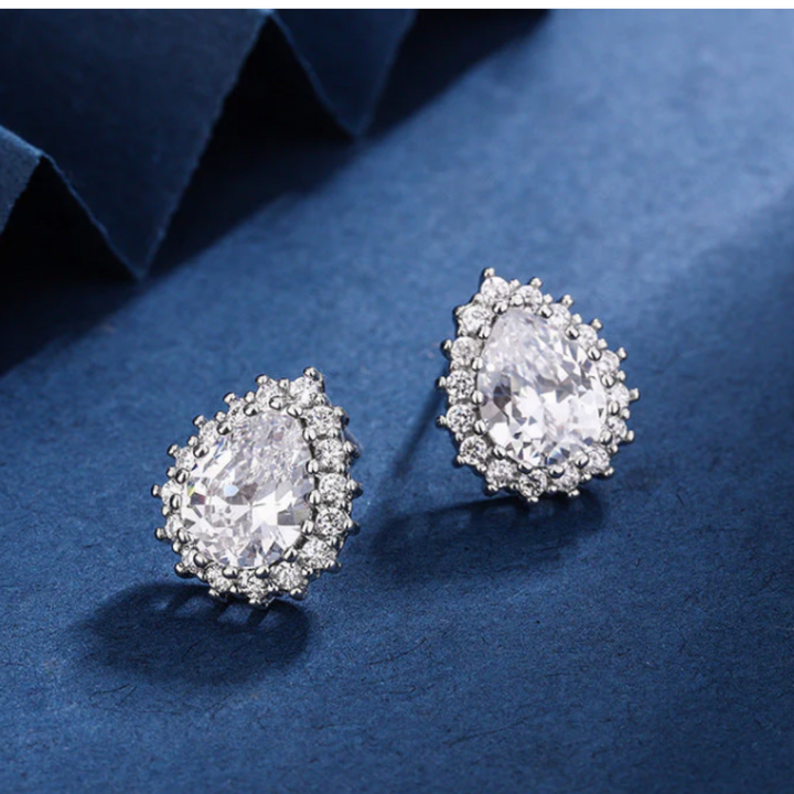 Conjunto Prateado Aria com Gotas de Cristal