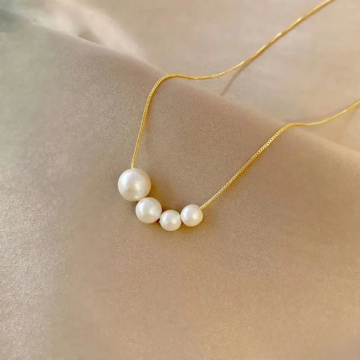 Colar com Pérolas Naturais Douradas